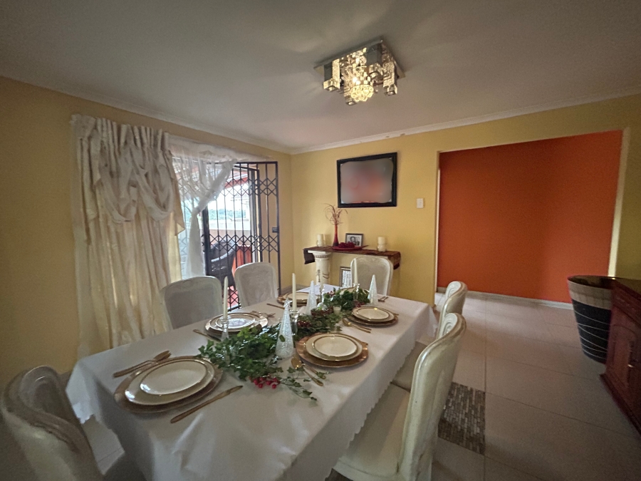 5 Bedroom Property for Sale in Beacon Bay Eastern Cape
